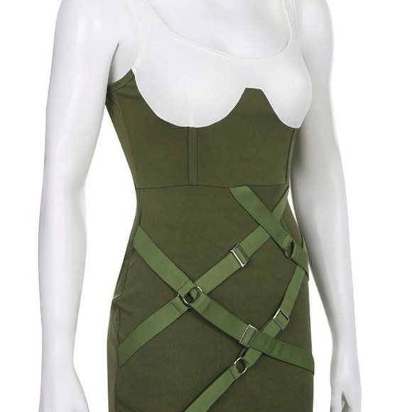 Callie Lives Xena Strapped: Mixed Media Green Contrast Tank Mini Dress L - Picture 11 of 16